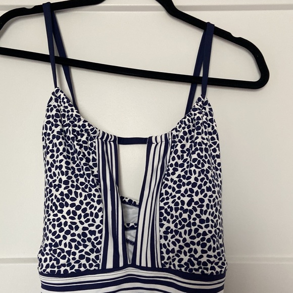 la Blanca tummy control navy and white swimsuit 16w ☀️ 🏖️ NWT - Picture 2 of 11